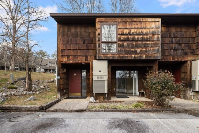 Building Photo - 115 Beechnut St