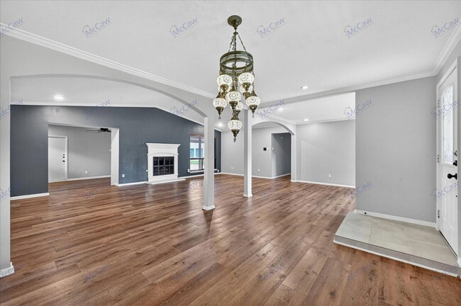 Photo - 3827 Clubway Ln