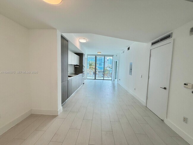 Photo - 2900 NE 7th Ave Unidad 808