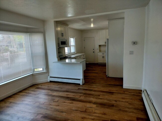 Photo - 220 Greenwood Ave Unit Upstairs