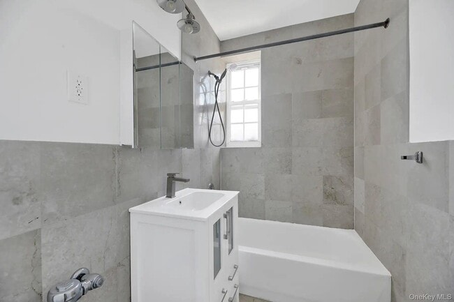Photo - 1 Ash Pl Unit 2L