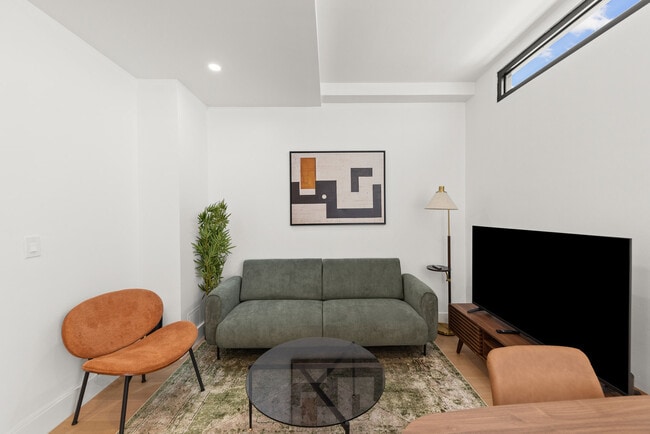 Photo - 19 St Marks Pl Unit SI FL1-ID1499938P