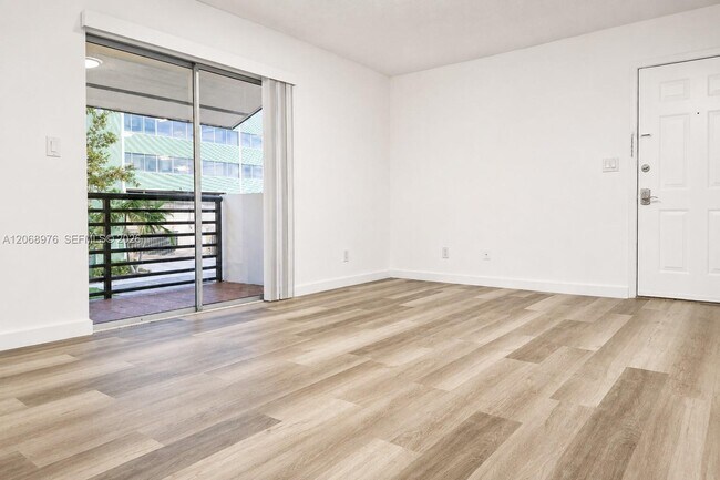 Photo - 411 SE 10th St Unidad 4