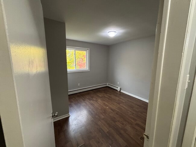 Photo - Charming Unit for Lease Unit 0003