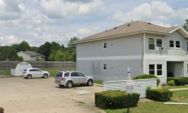 Photo - 306 Wigwam St