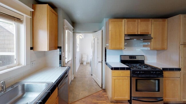 Photo - 6914 NE Grand Ave