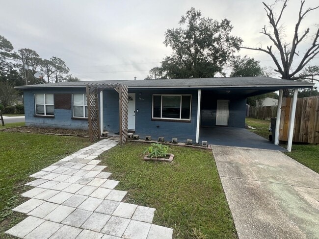 Building Photo - Charming 3 Bedroom, 1 Bath Pensacola Home available !!