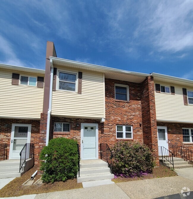 Building Photo - 404 Briarwood Ct Rental