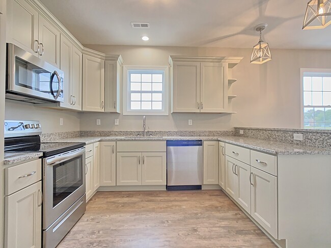 Photo - 602 Princess Anne Cir