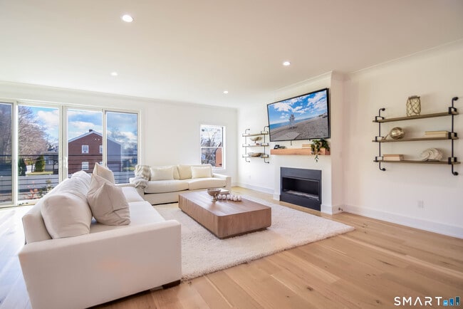 Building Photo - 345 Reef Rd