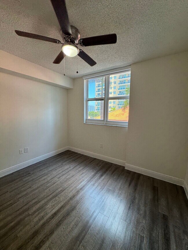 Photo - 17000 N Bay Rd Unidad 703