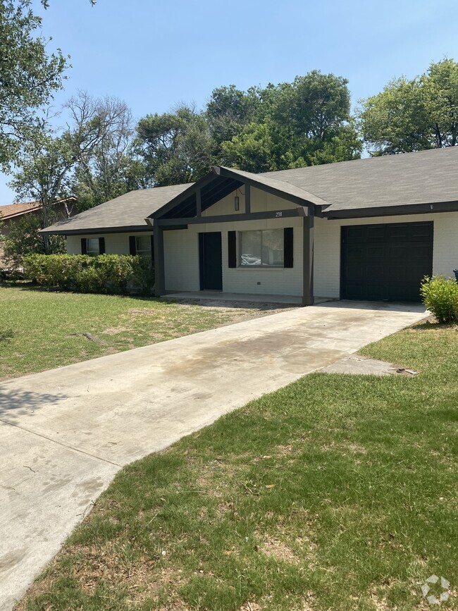 Building Photo - 238 Gruene Rd Rental