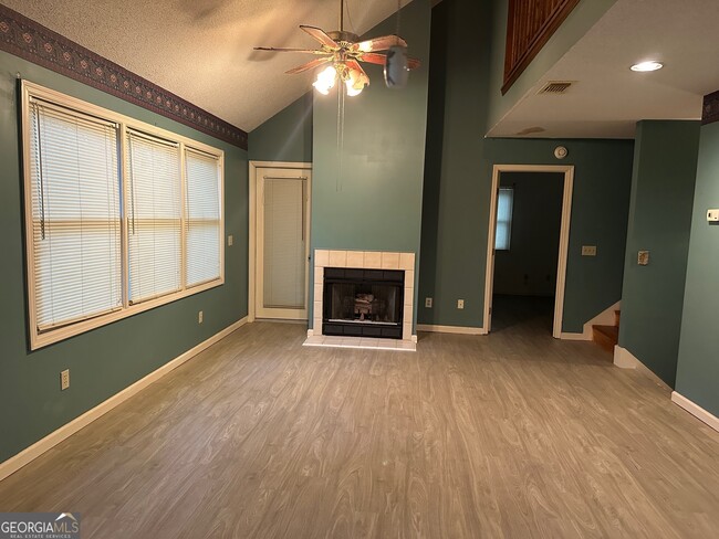 Photo - 303 Westbrooke Dr