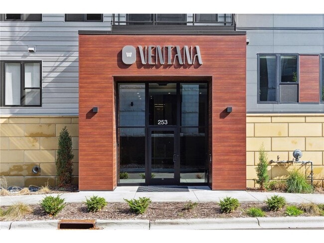 Photo - 253 Lake St E Unidad 212