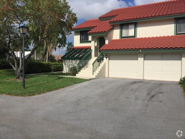 Building Photo - 22 Lexington Ln W Rental