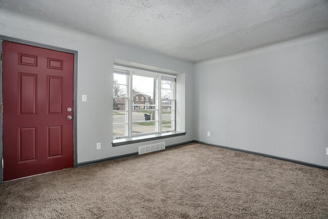 Photo - 18492 Greenfield Rd