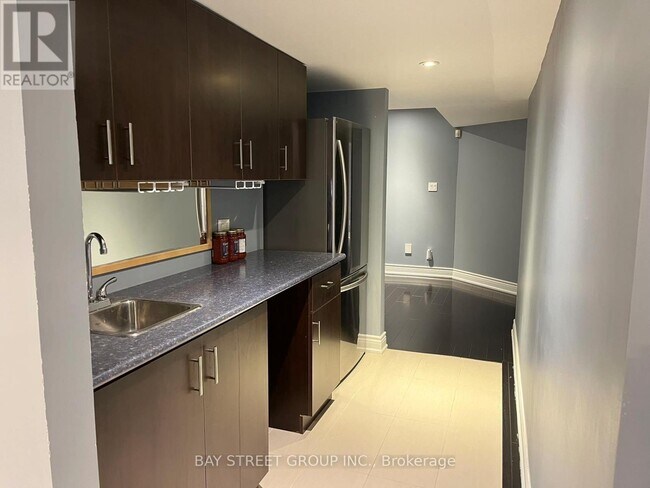 Photo - 8 Dovetail Dr