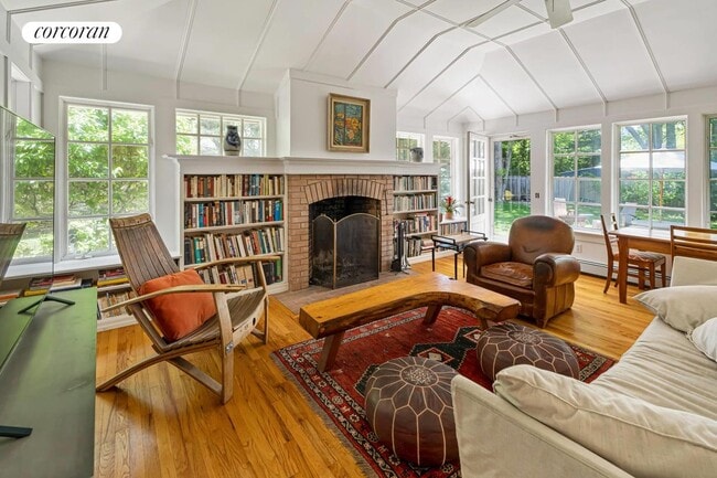 Photo - 179 Redwood Rd