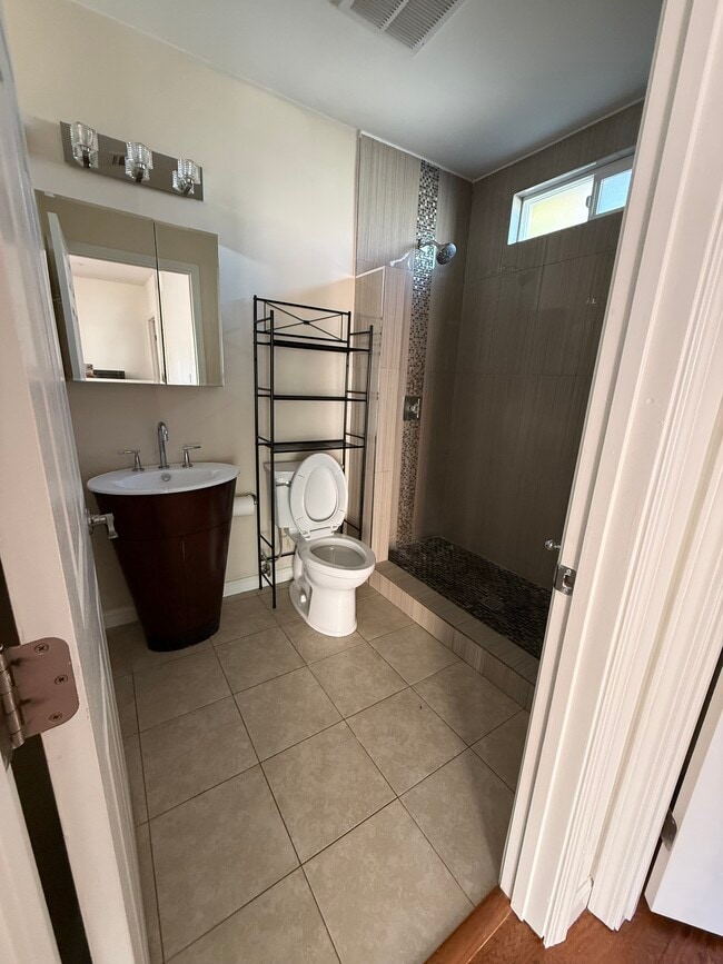 Photo - 10548 Tinker Ave