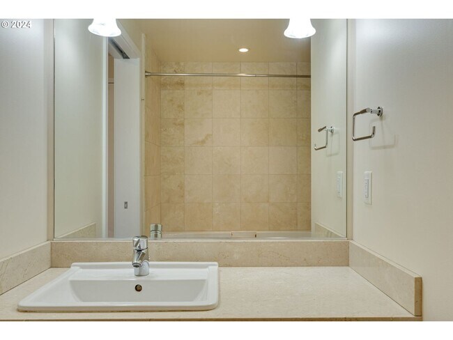 Photo - Modern Condo in NW District, Portland! On ... Unidad 304