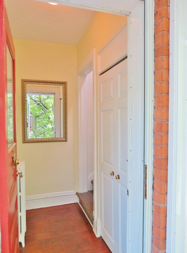 Photo - 385 Wilbrod St Unit Apartment 2
