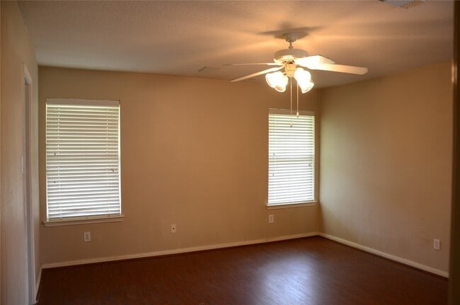 Photo - 2507 Pembroke Springs