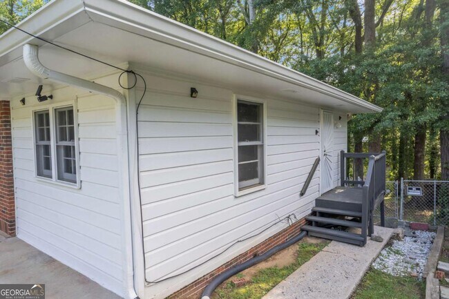 Photo - 2773 Fairlane Dr SE