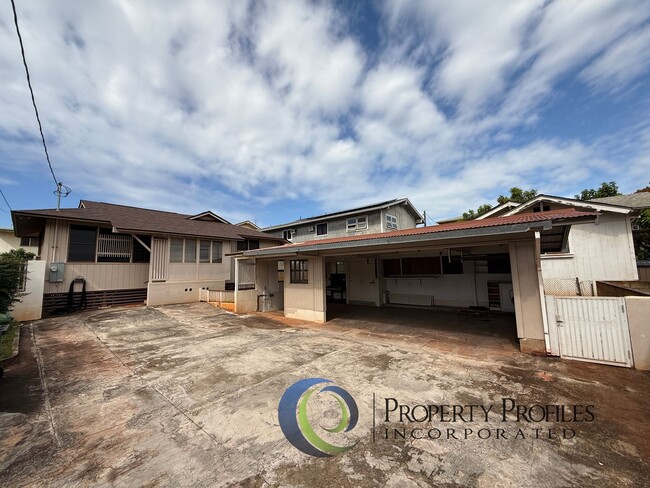 Building Photo - Kaimuki 3 Bedroom 2 Bath House