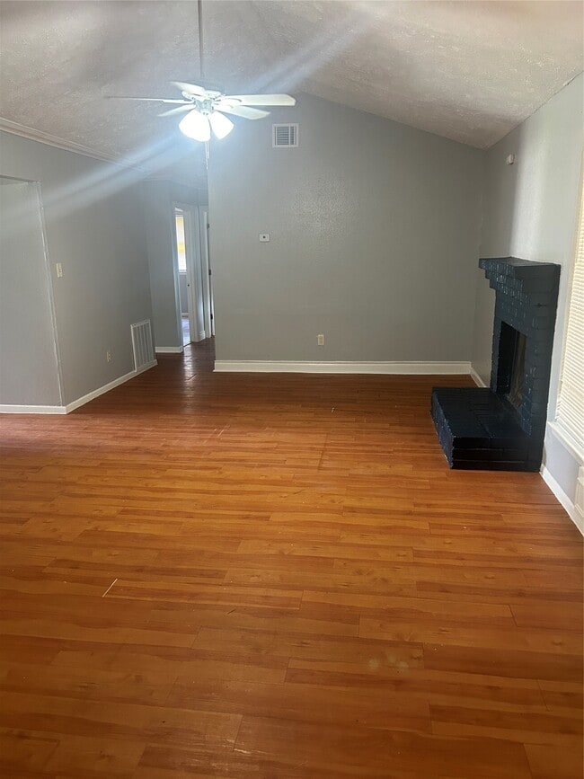 Photo - 15818 Willbriar Ln