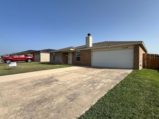 4509 Lloyd Dr