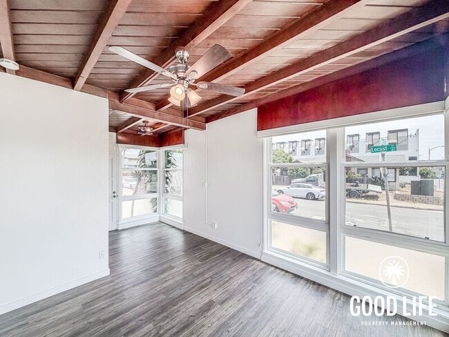 3104 Nimitz Blvd