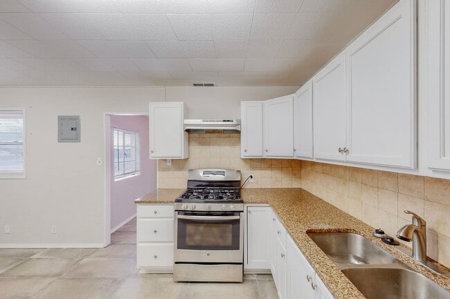 Photo - NE 2/BD 1/BA 1/CG HOME