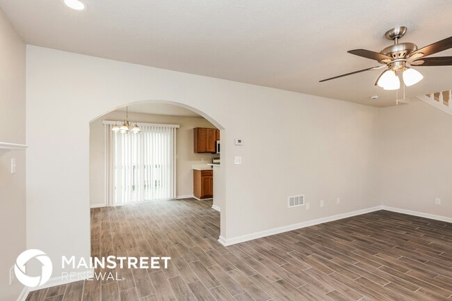 Photo - 1055 Abercorn Way
