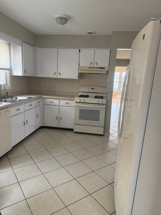 9642 River St Unit 1St floor
