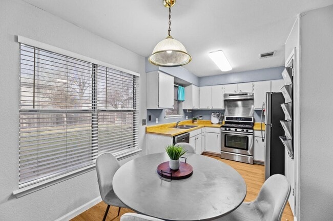 Photo - 13806 Cambourne Dr