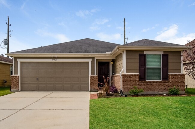Building Photo - 29327 Legends Green Dr