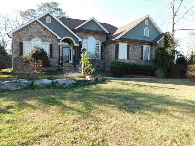 Building Photo - 4391 N HWY 225, CHATSWORTH, GA