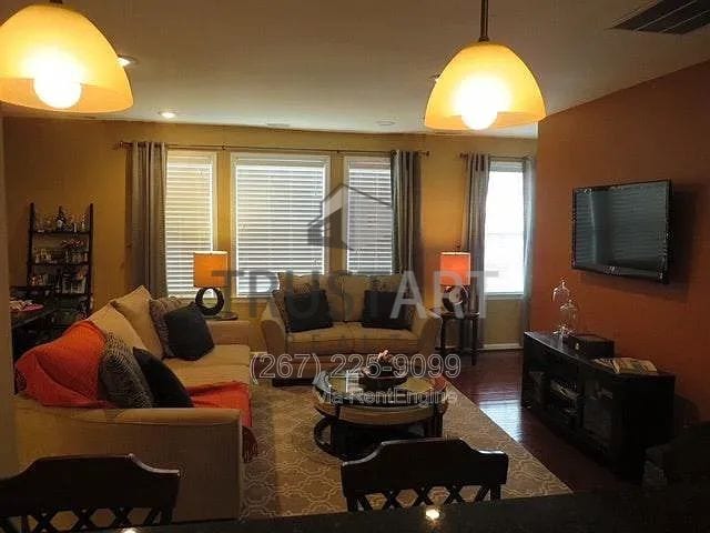 Photo - 4421 Driftwood Dr