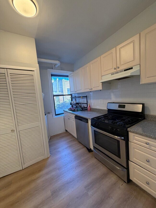 Photo - 247 MONTGOMERY St Unit 6