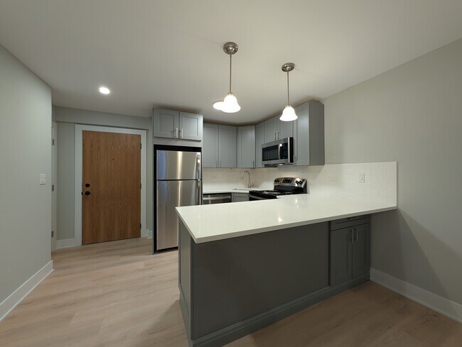 1214 N La Salle Dr