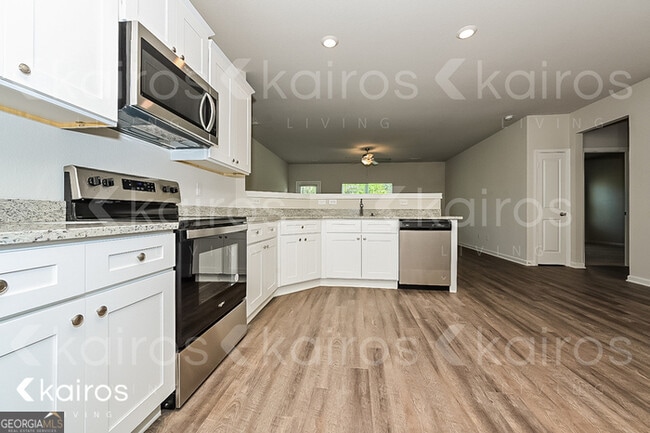 Photo - 7000 Pinehurst Way N