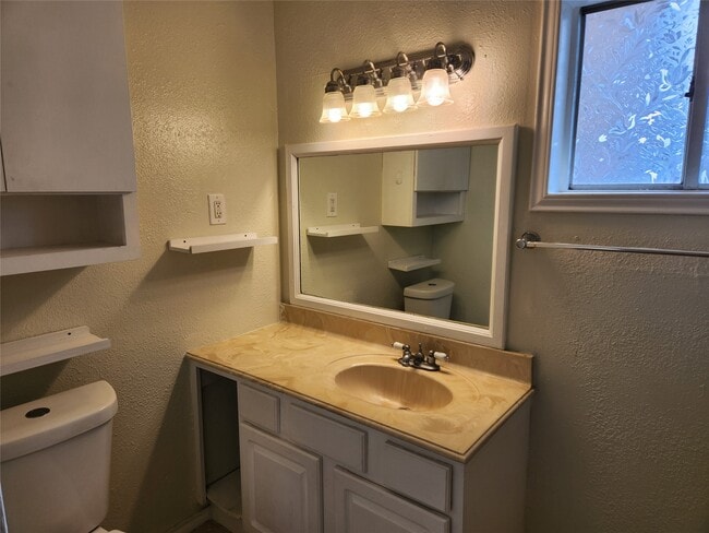 Photo - 1803 Church St