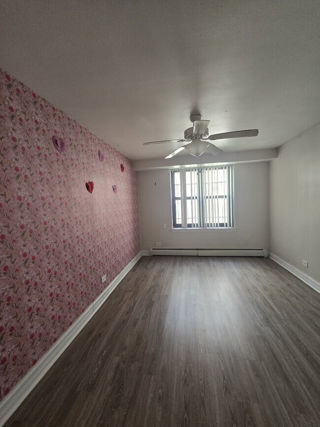 Photo - 7328 N Ridge Ave Unit 1W