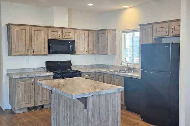 Building Photo - 5510 Clark Rd