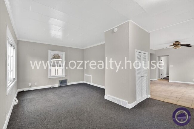 Photo - 1913 Newport Ave