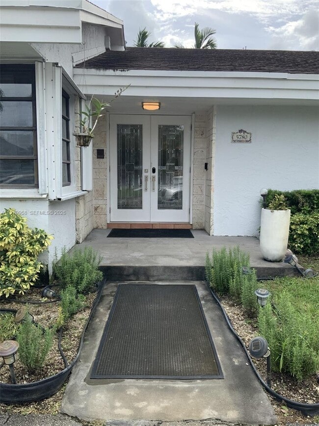 Building Photo - 5780 SW 59th Pl