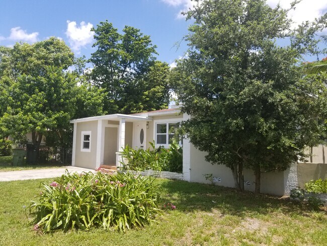 Photo - 1085 NW 133rd St