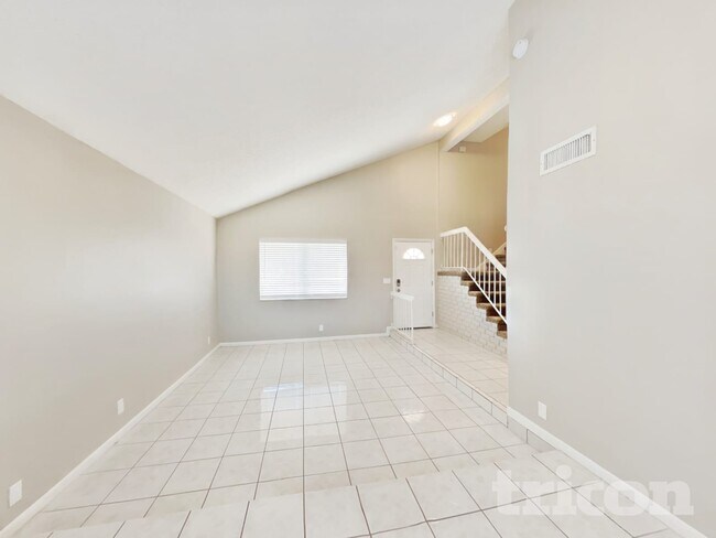 Photo - 16137 Ravendale Dr