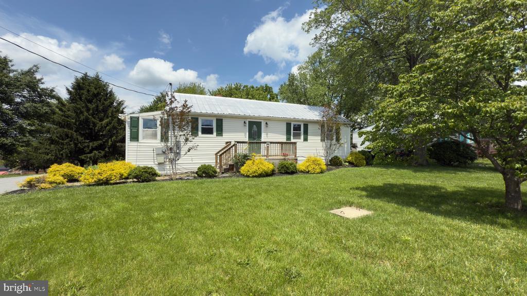 Photo - 22310 Clarksburg Rd House