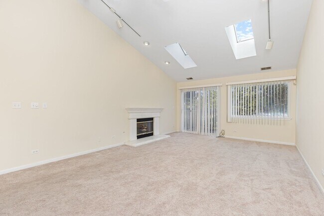 Photo - Beautiful 2 Bed, 2 bath Townhome